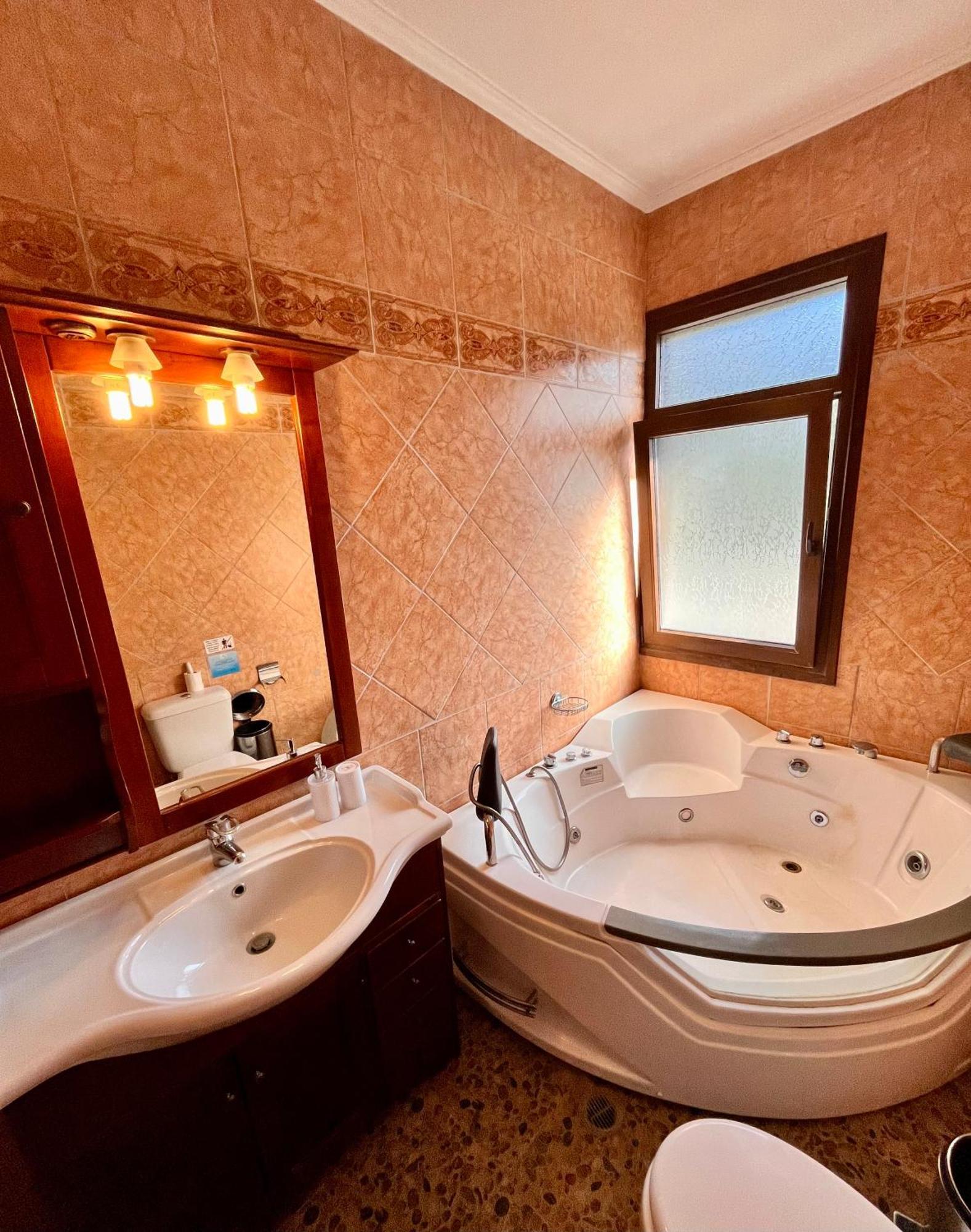 Sea View Villa Paramonas Paramonas  Екстериор снимка